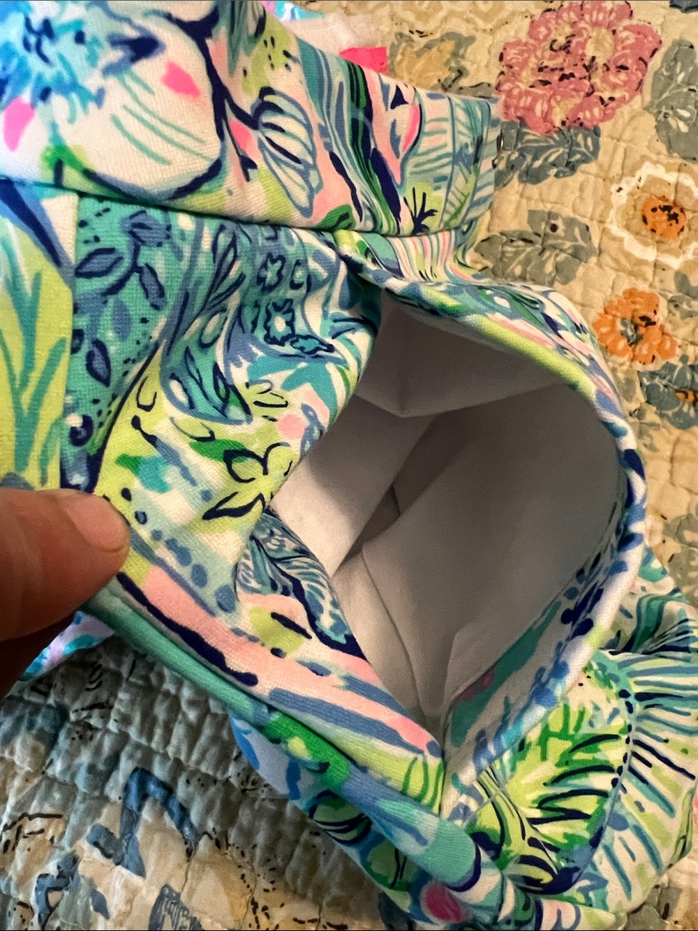 Lilly Pulitzer Scalloped Hem Tropical Print Shorts in Blue, Green, Pink - Picture 10 of 10